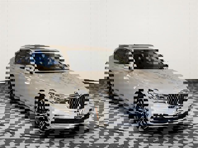 Used 2018 BMW 740i xDrive image 1