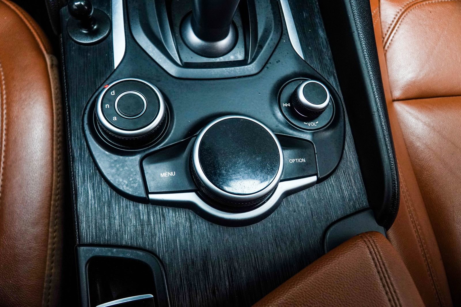 Used 2019 Alfa Romeo Giulia image 18