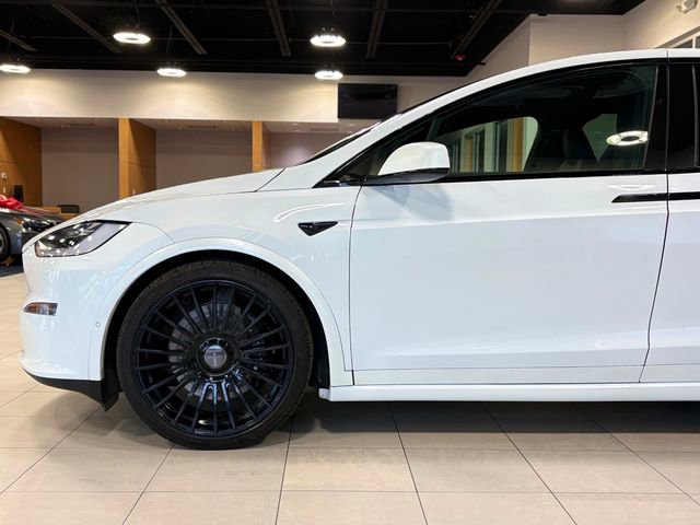 Used 2022 Tesla Model X Plaid image 9