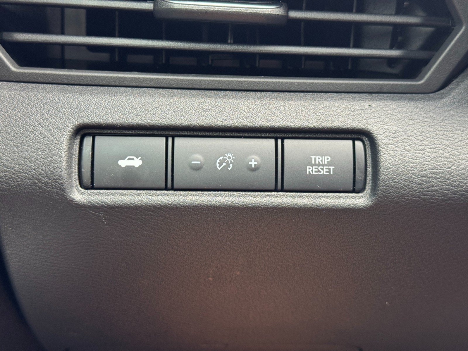 Used 2020 Nissan Altima 2.0 SR FWD image 17