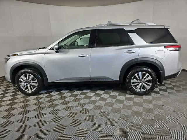 New 2025 Nissan Pathfinder SL image 4