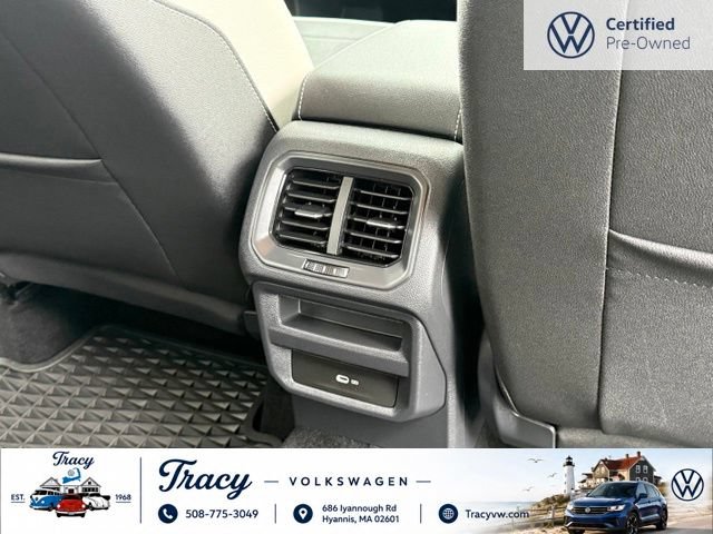 Certified 2025 Volkswagen Taos SE AWD/4WD image 19