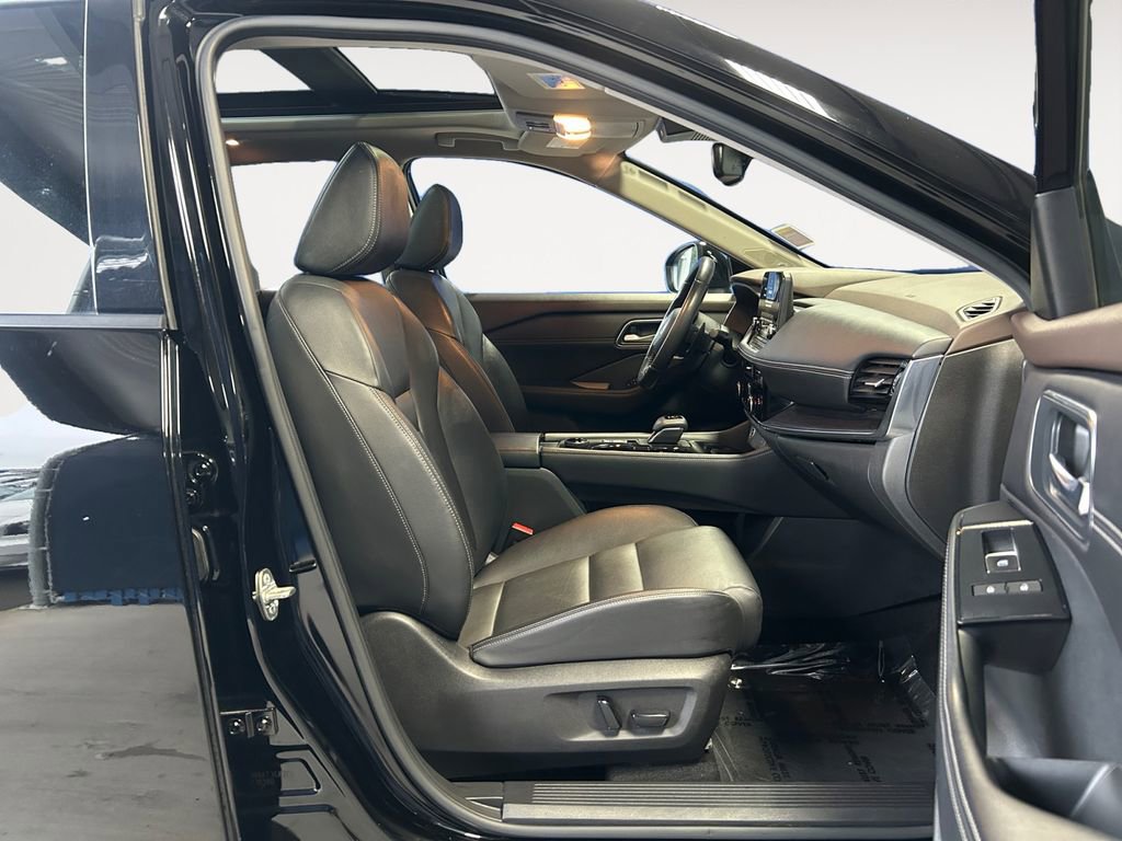 Used 2021 Nissan Rogue SL w/ Premium Package image 10