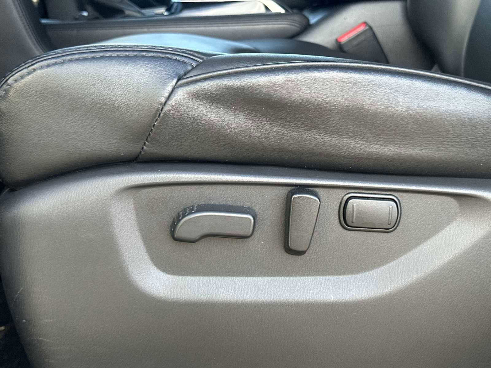 Used 2022 Nissan Armada SV image 14