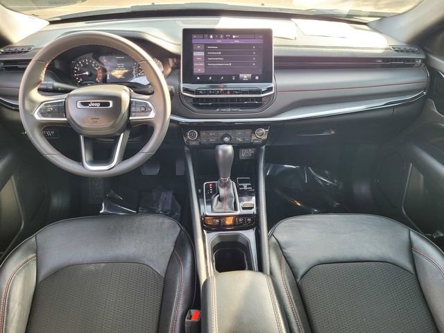 Used 2024 Jeep Compass Trailhawk image 9