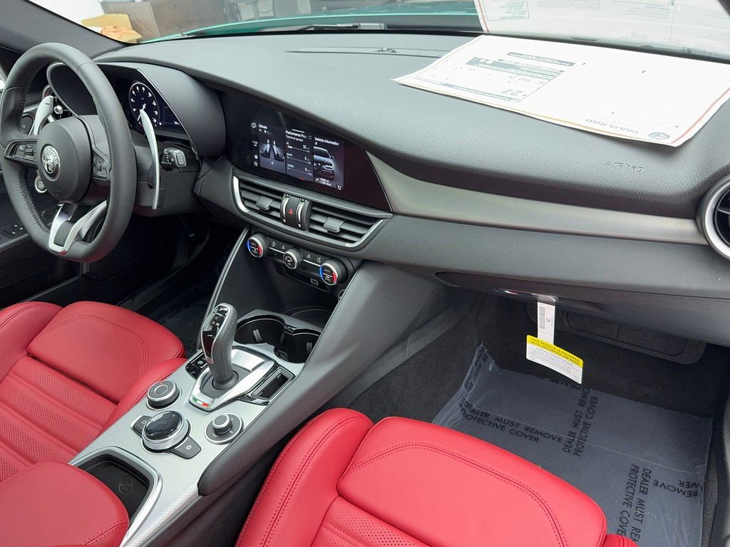 New 2025 Alfa Romeo Giulia Base image 41