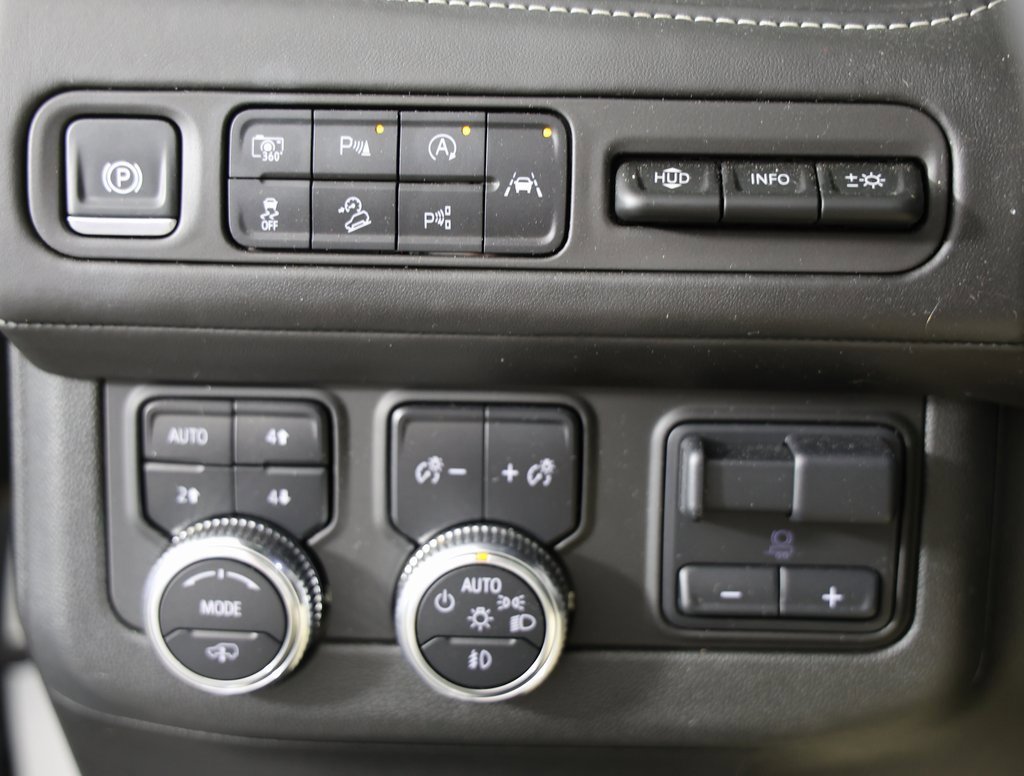 Certified 2024 GMC Yukon Denali Ultimate image 27