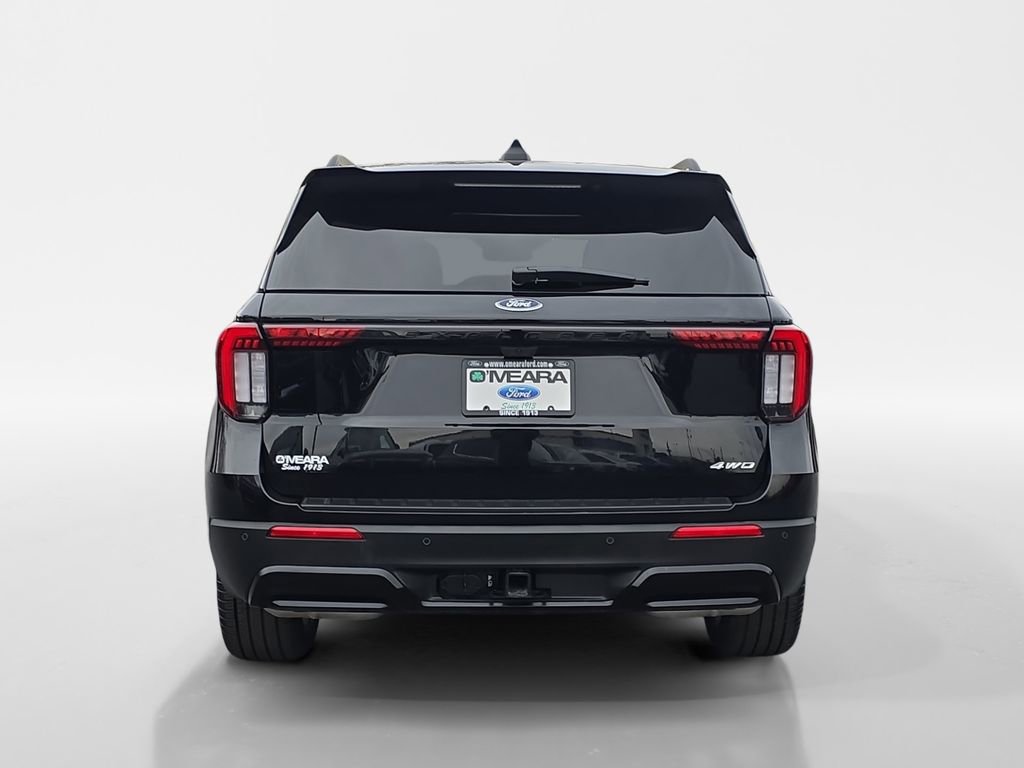 Used 2025 Ford Explorer ST-Line w/ Premium Package image 5