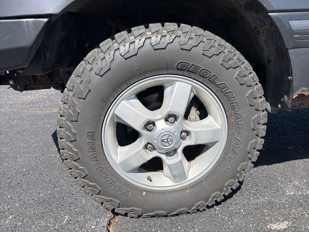 Used 2005 Toyota Land Cruiser AWD/4WD image 3