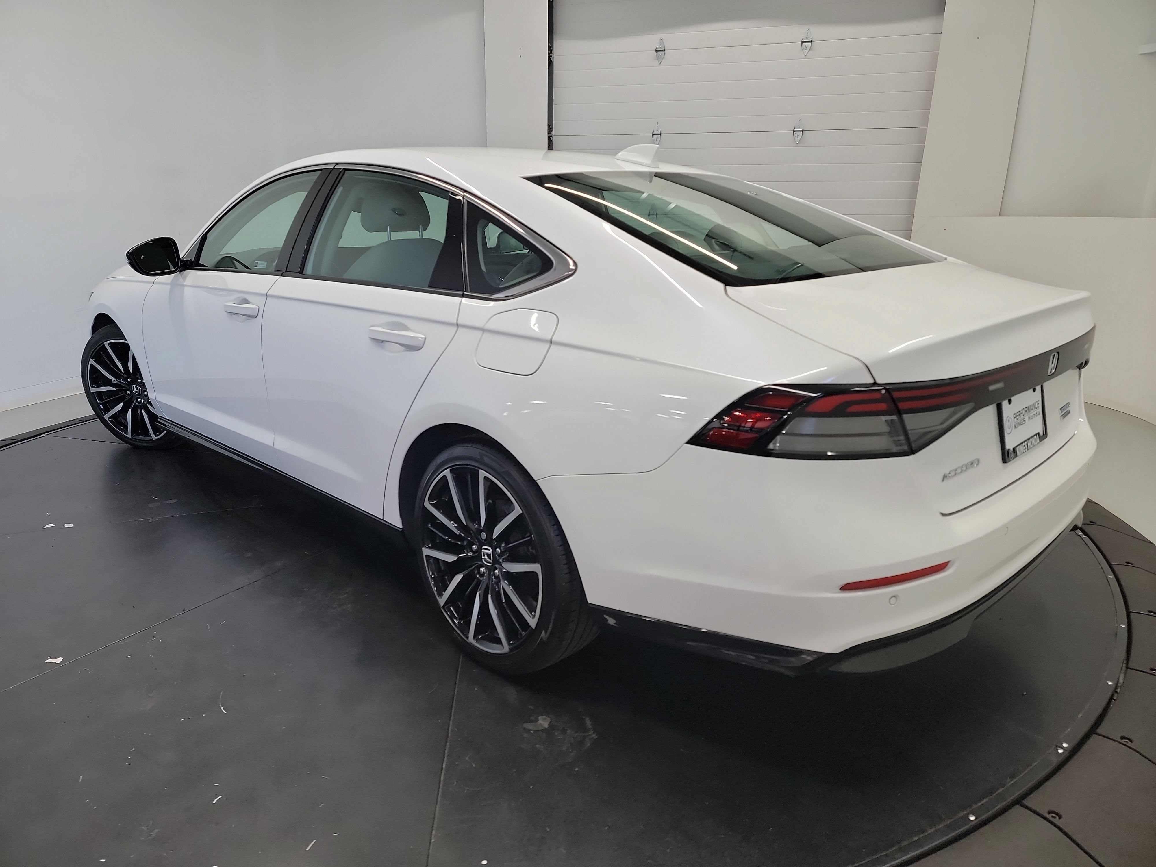 Used 2023 Honda Accord Touring image 6