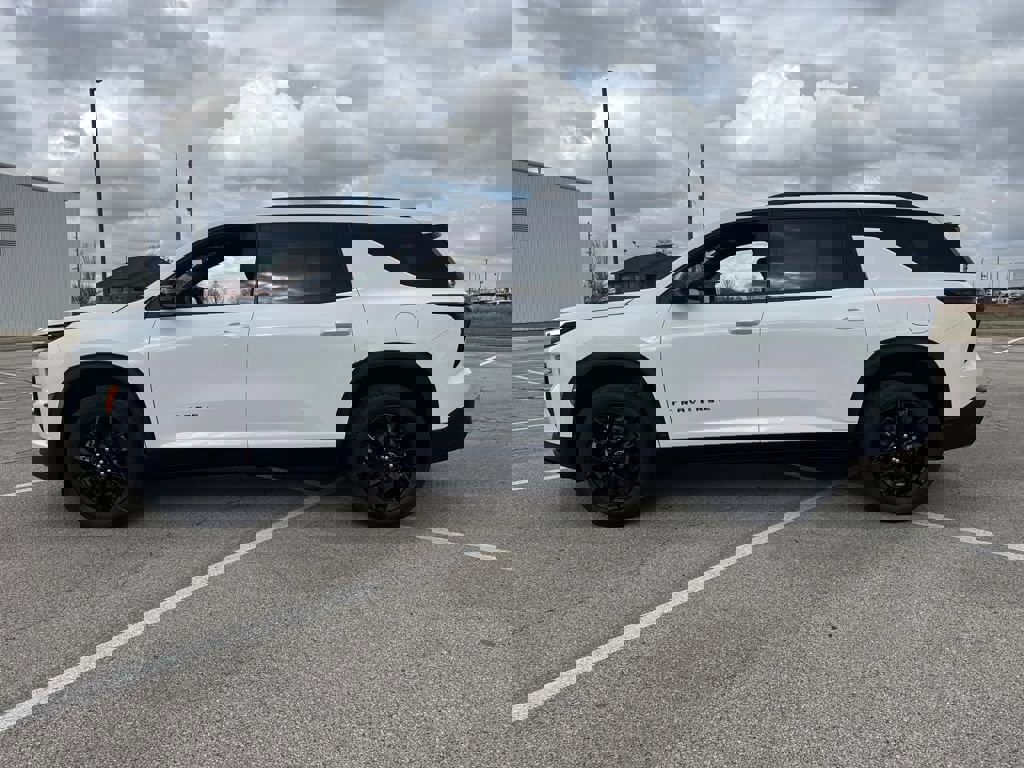 New 2026 Chevrolet Traverse LT w/ Midnight/Sport Edition image 3