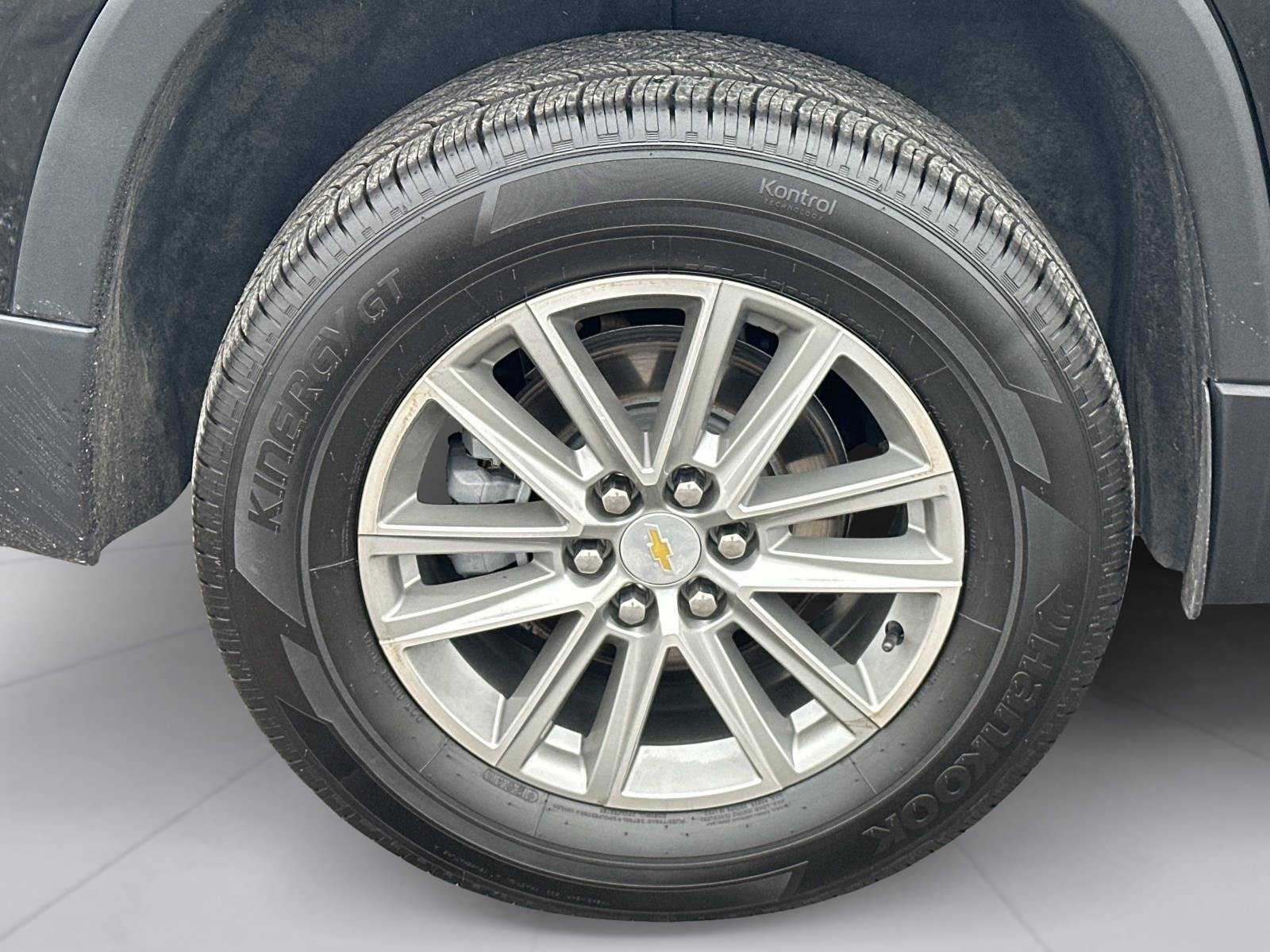 Used 2022 Chevrolet Traverse LT w/ LPO, Floor Liner Package image 30