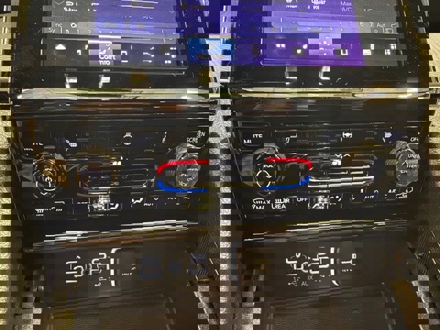 New 2025 Jeep Grand Cherokee Laredo w/ Luxury Tech Group I image 19