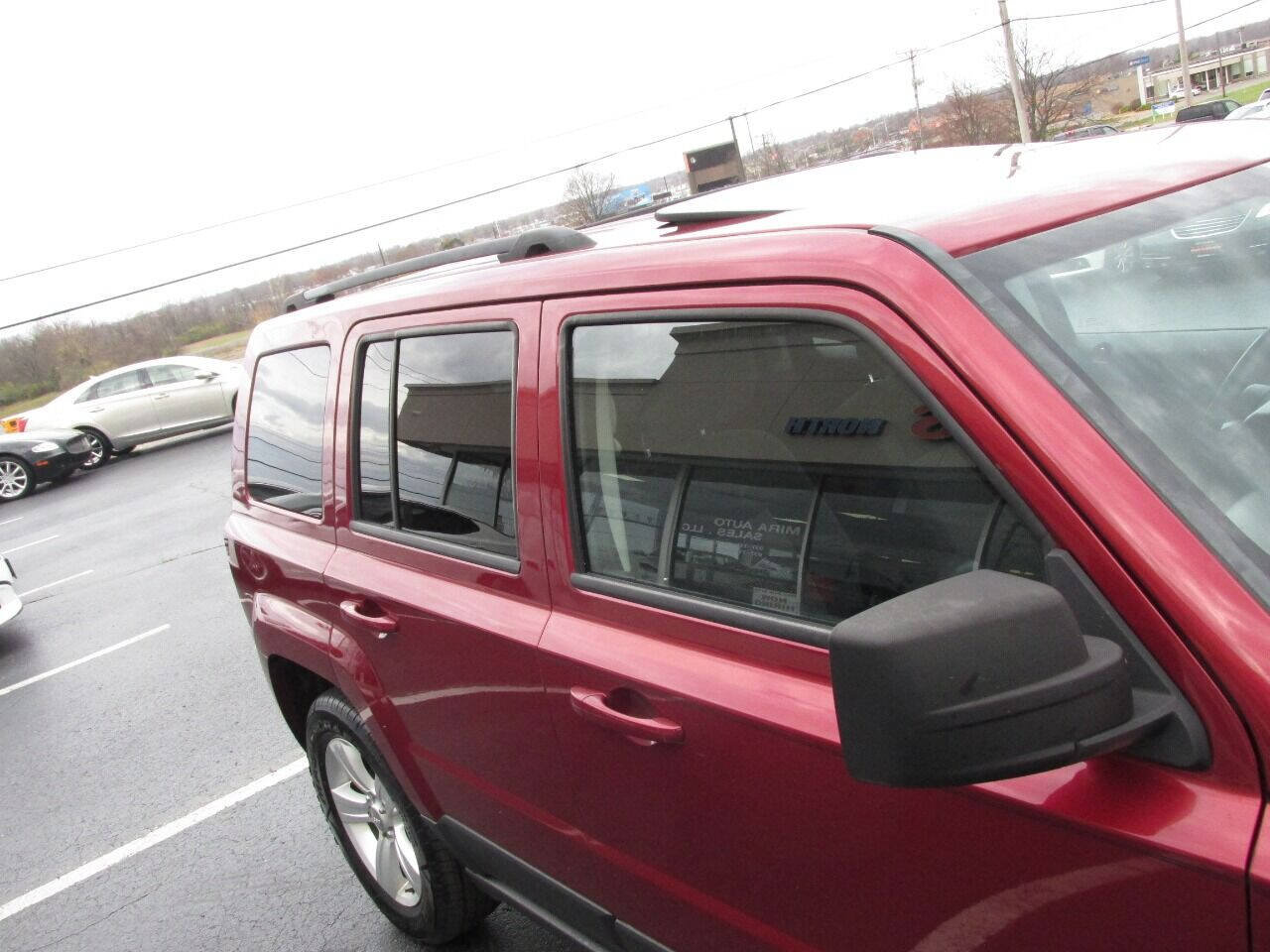 Used 2014 Jeep Patriot Latitude FWD image 43