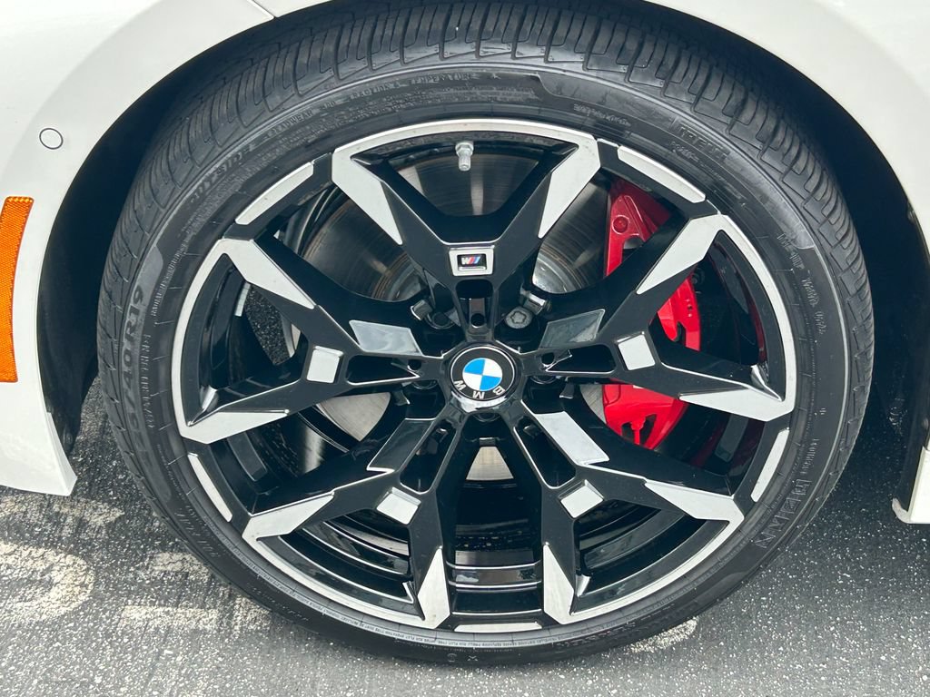 Used 2026 BMW 330i xDrive Sedan w/ M Sport Package AWD/4WD image 9