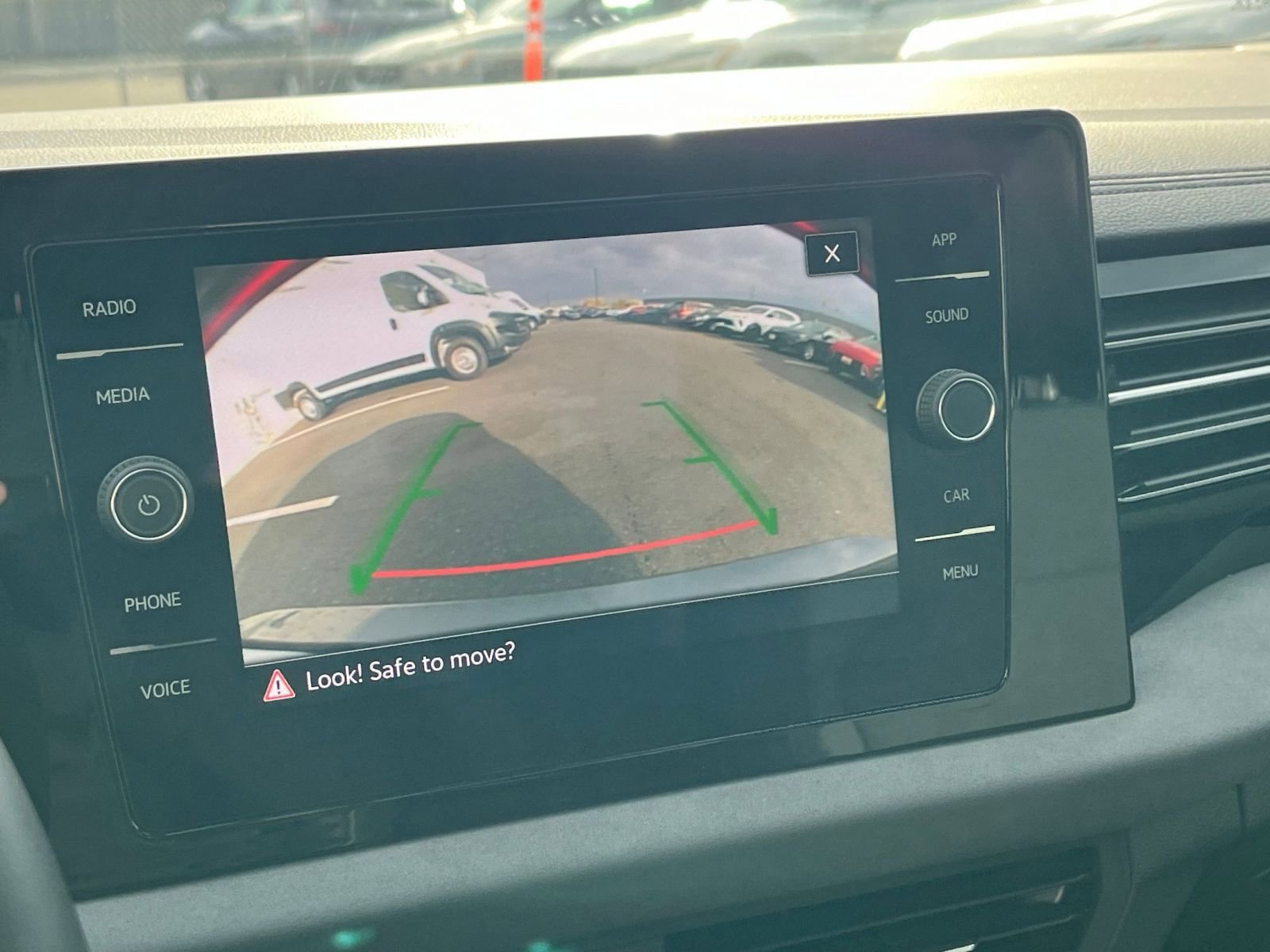 Used 2025 Volkswagen Jetta SE image 17