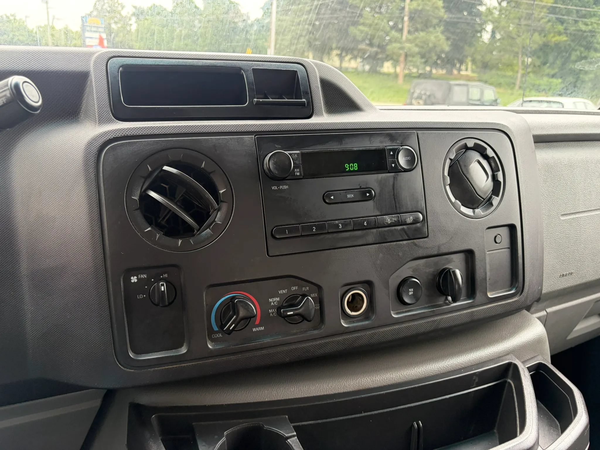 Used 2011 Ford E-250 and Econoline 250 w/ PWR Group RWD image 34