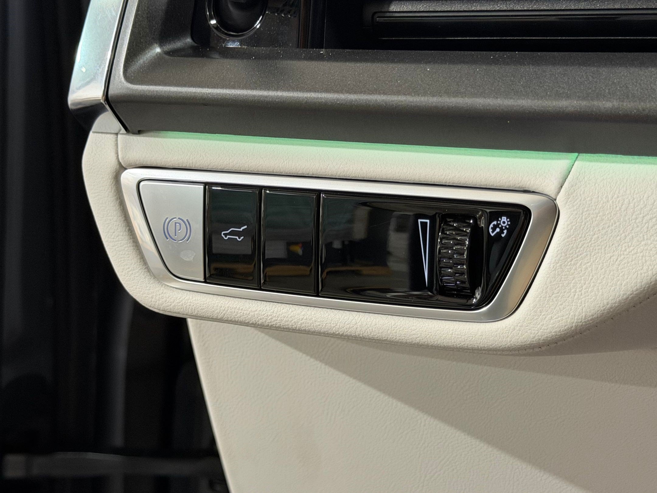 New 2026 Cadillac Vistiq Luxury AWD/4WD image 14