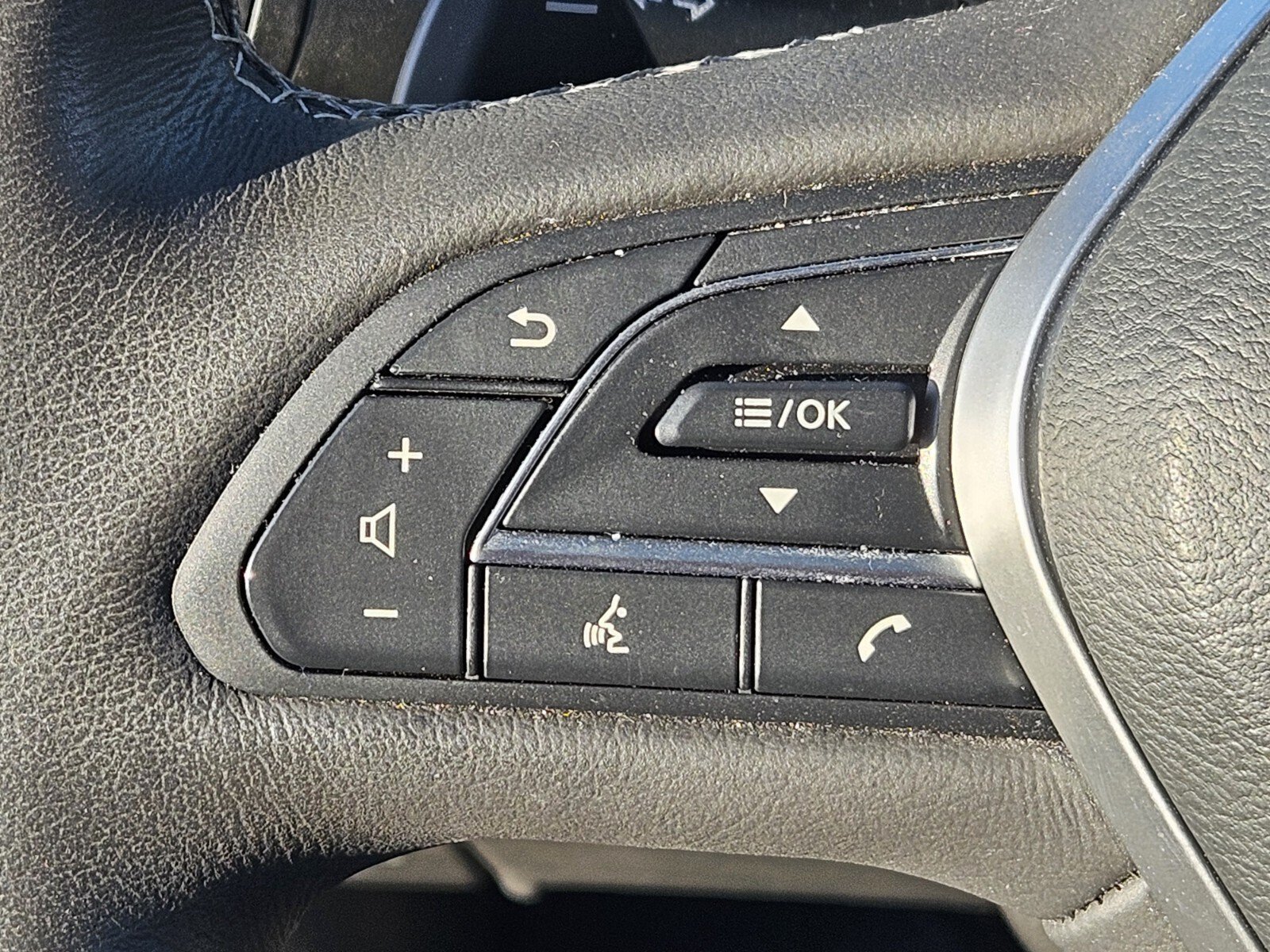 Used 2023 INFINITI QX50 Luxe FWD image 26