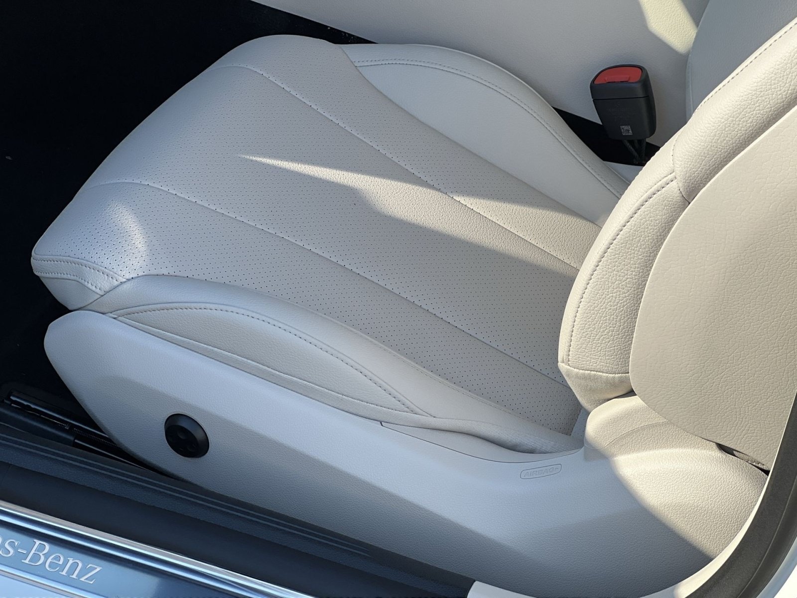 New 2026 Mercedes-Benz CLE 300 4MATIC Coupe image 12