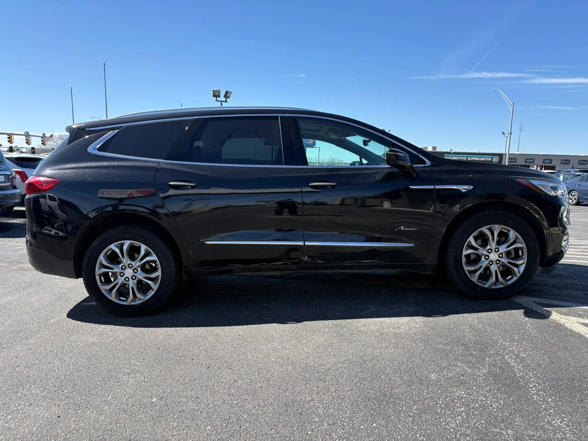 Used 2019 Buick Enclave Avenir w/ Avenir Technology Package image 6
