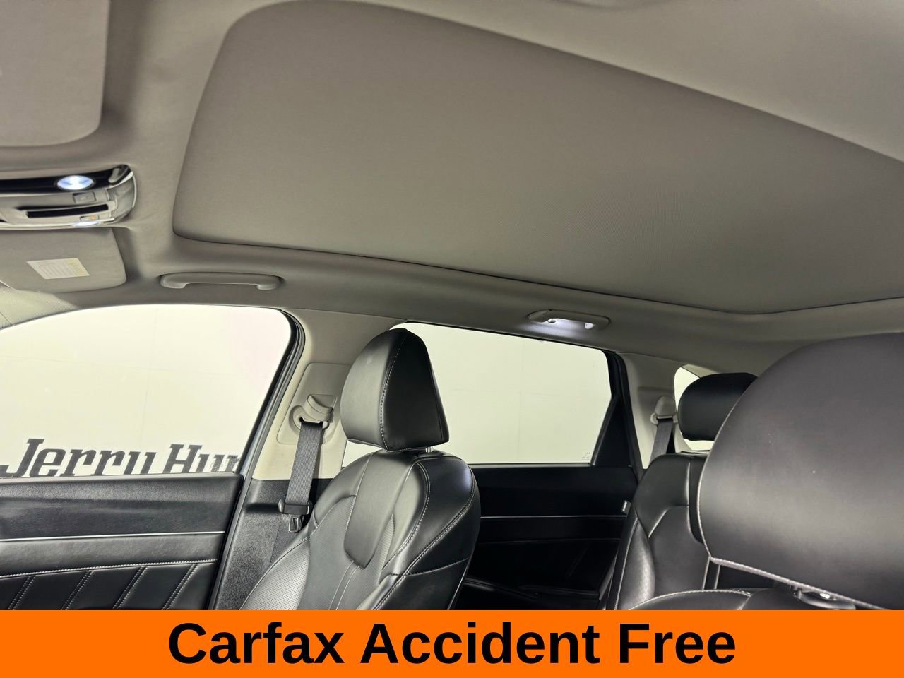 Used 2025 Kia Sorento SX image 3