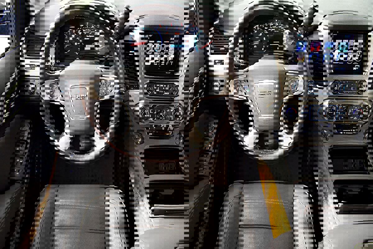 Used 2017 GMC Yukon XL Denali w/ Open Road Package image 25