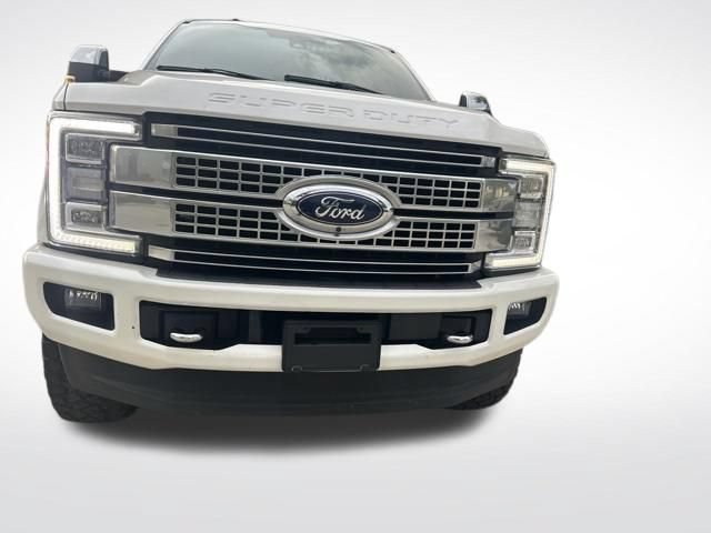 Used 2018 Ford F250 Platinum w/ Platinum Ultimate Package AWD/4WD image 2