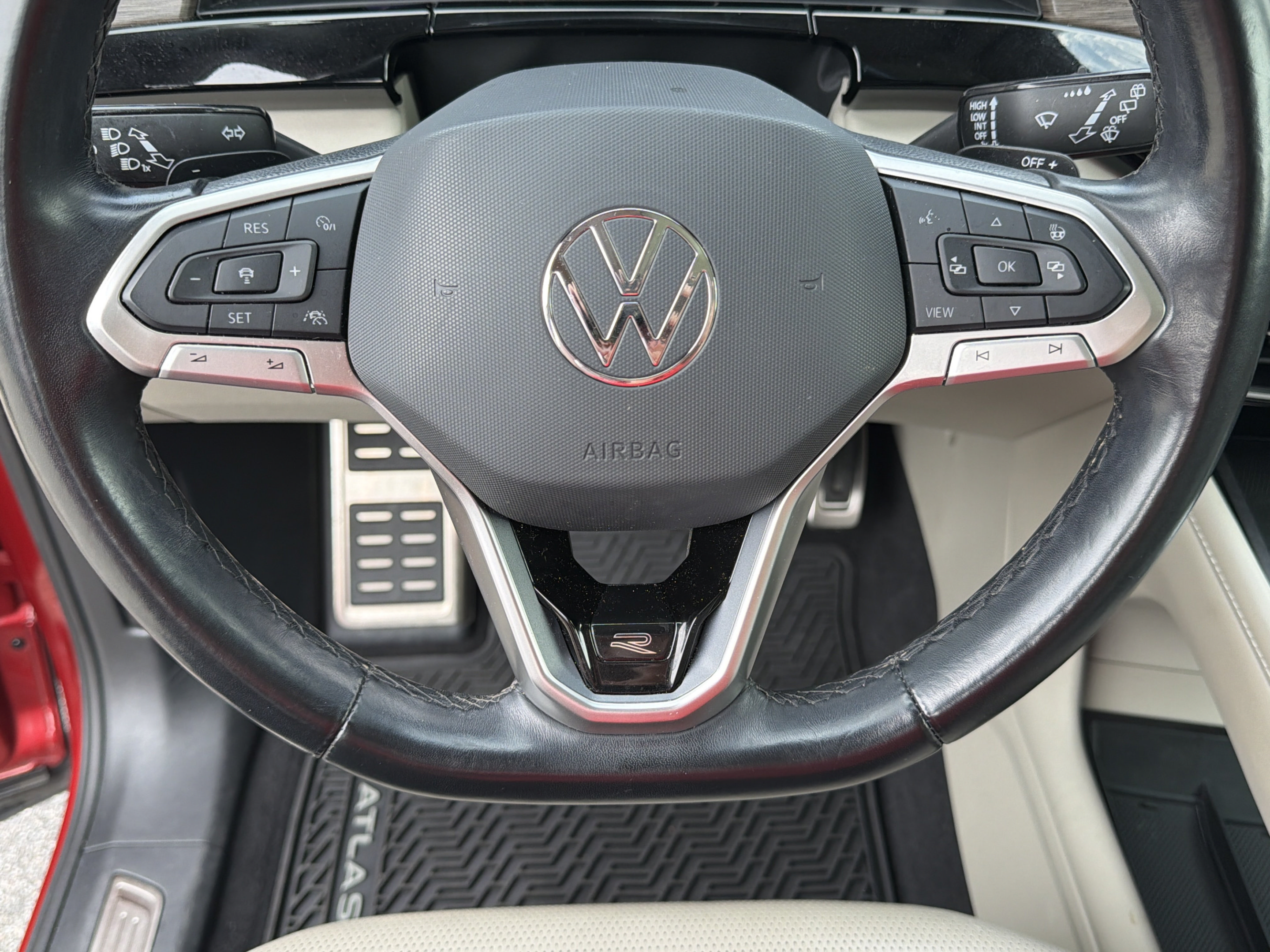 Used 2024 Volkswagen Atlas SEL Premium R-Line AWD/4WD image 18