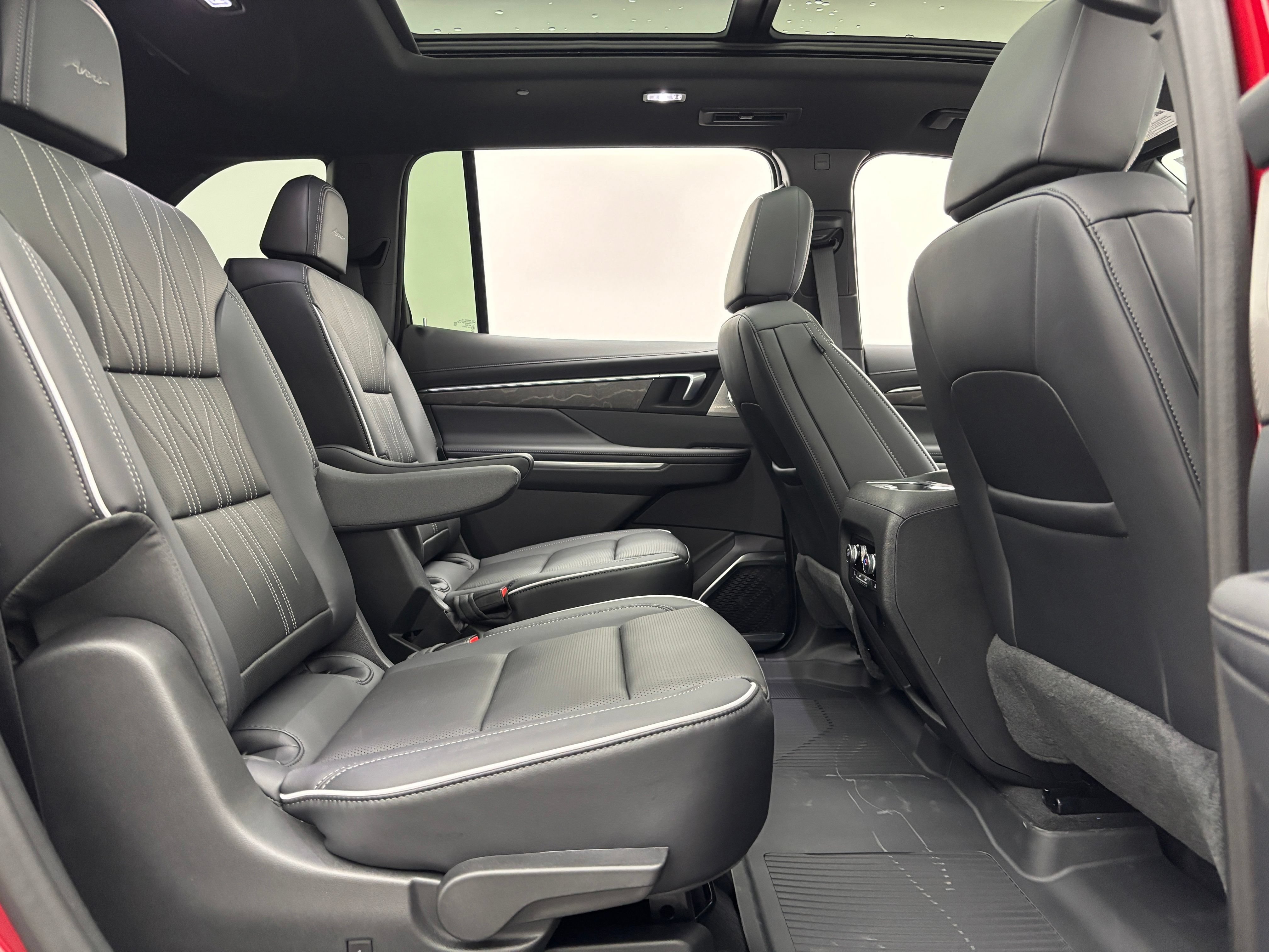 New 2027 Buick Enclave Avenir w/ LPO, Floor Liner Package AWD/4WD image 43