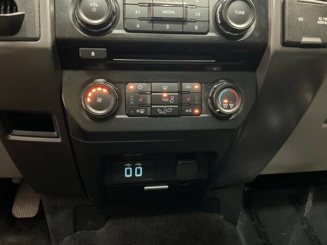 Used 2016 Ford F150 XLT w/ Equipment Group 302A Luxury RWD image 38