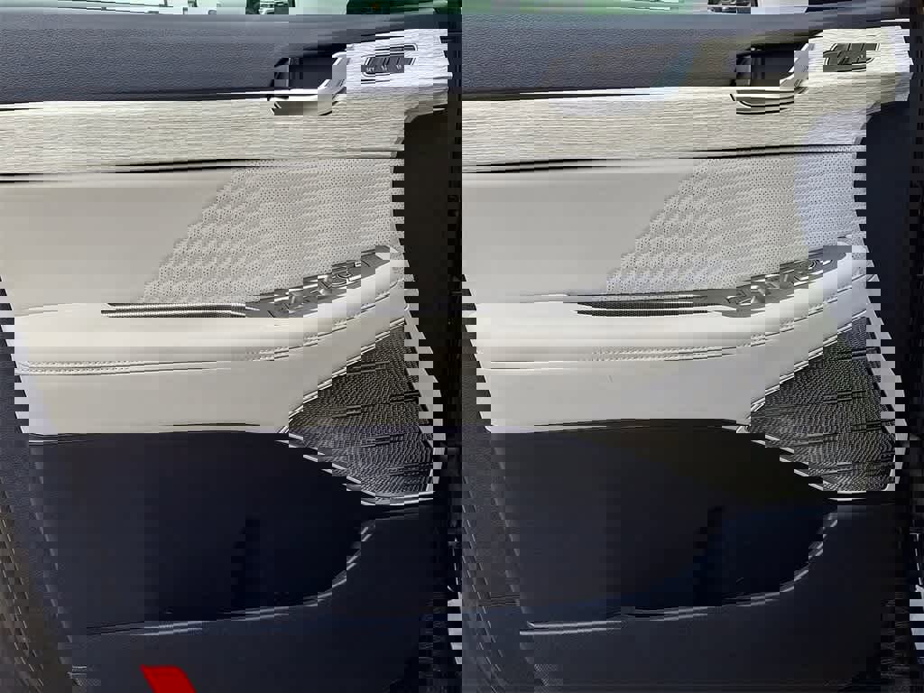 Used 2023 Hyundai Palisade Calligraphy image 12