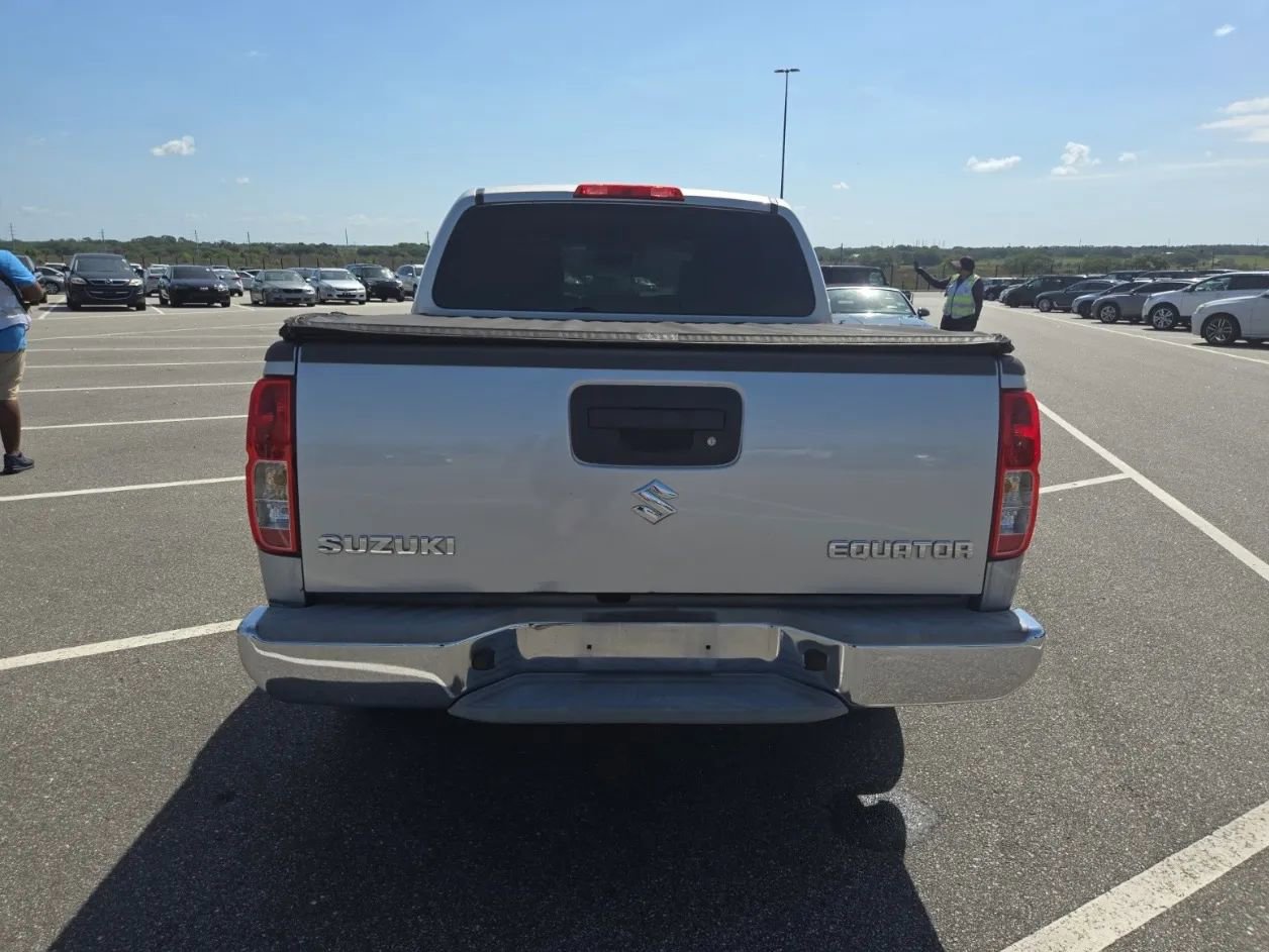 Used 2010 Suzuki Equator Sport RWD image 4