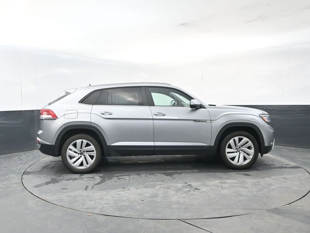 Used 2022 Volkswagen Atlas Cross Sport SE image 6