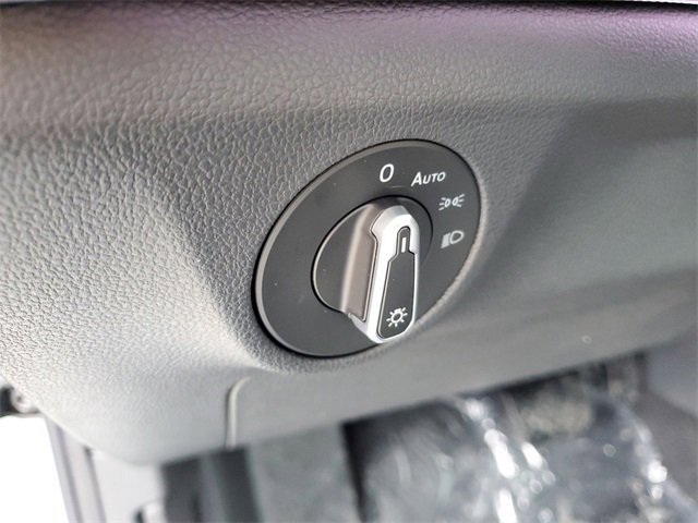 New 2025 Volkswagen Jetta SEL image 21