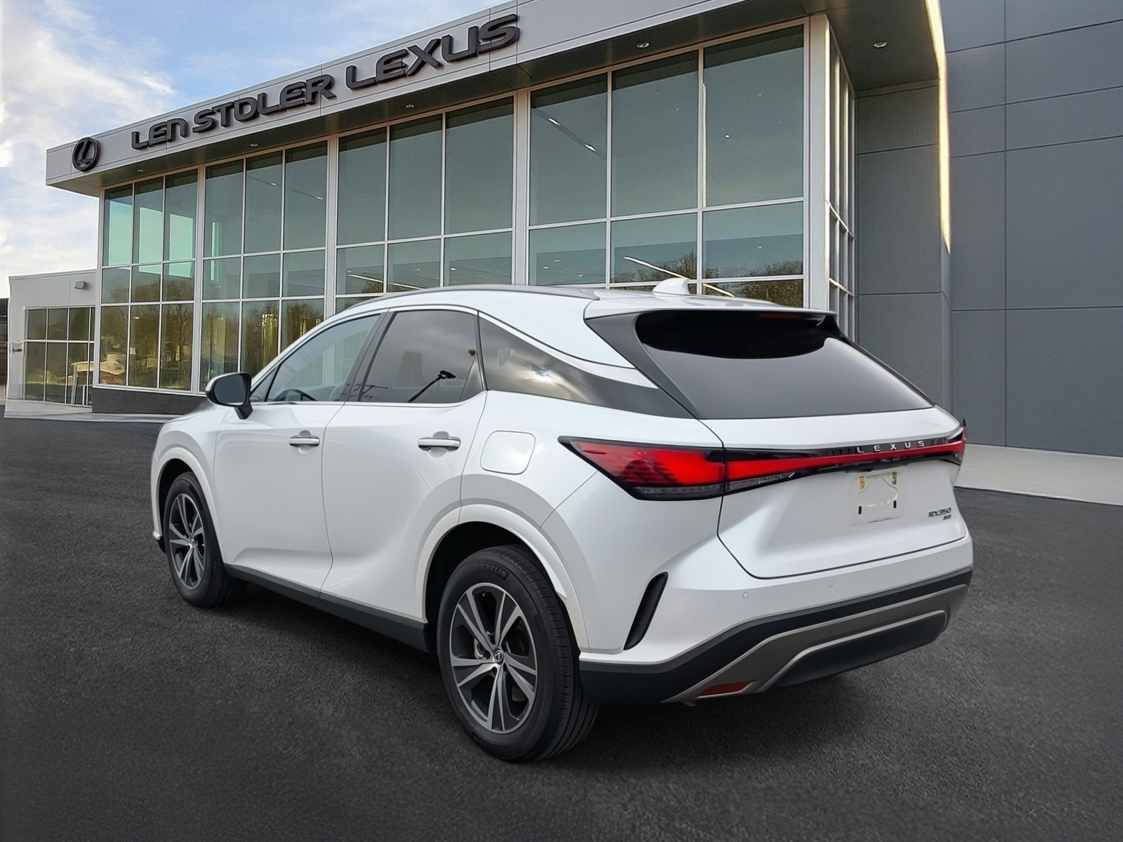 Used 2023 Lexus RX 350 Premium w/ Accessory Package image 5