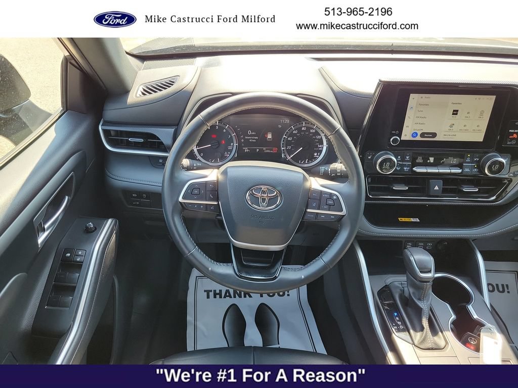 Used 2024 Toyota Highlander XSE FWD image 11