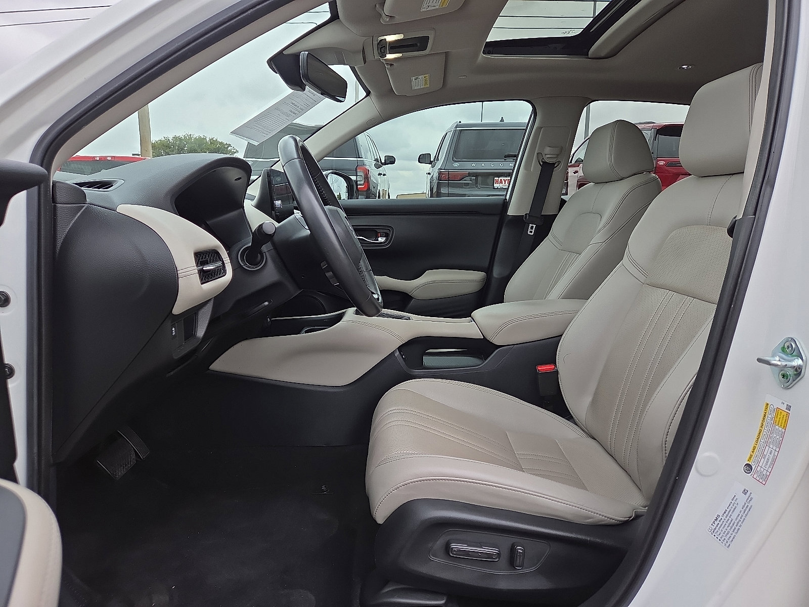 Used 2024 Honda HR-V EX-L image 12
