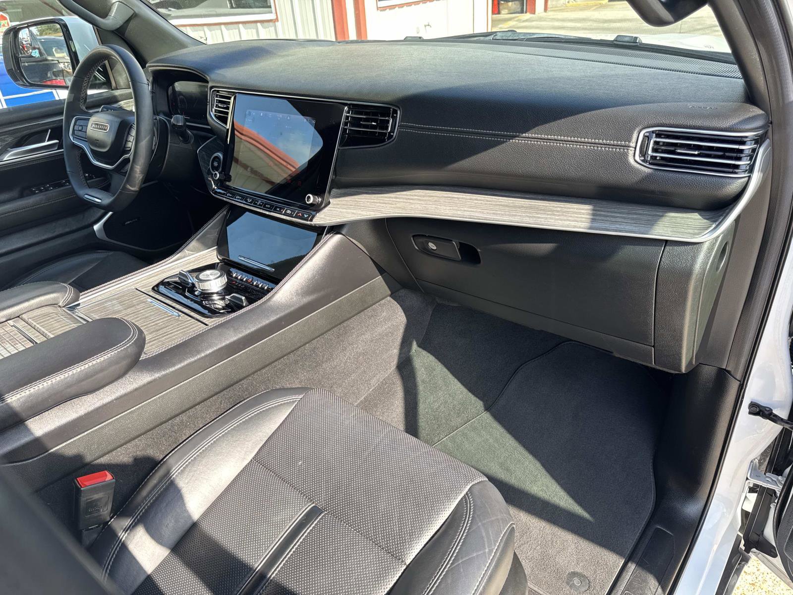 Used 2022 Jeep Wagoneer Series III image 12