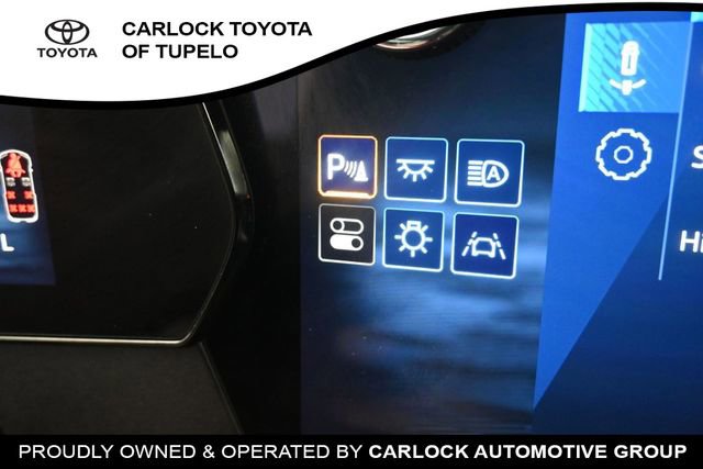 Used 2025 Chevrolet Traverse RS w/ LPO, Cargo Package FWD image 14