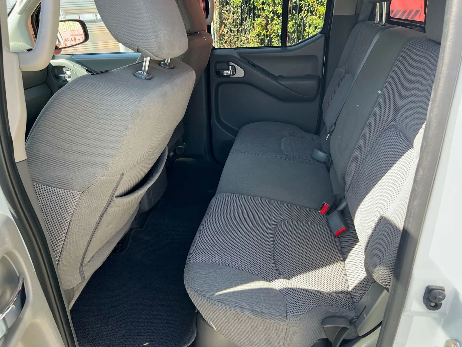 Used 2019 Nissan Frontier SV image 9