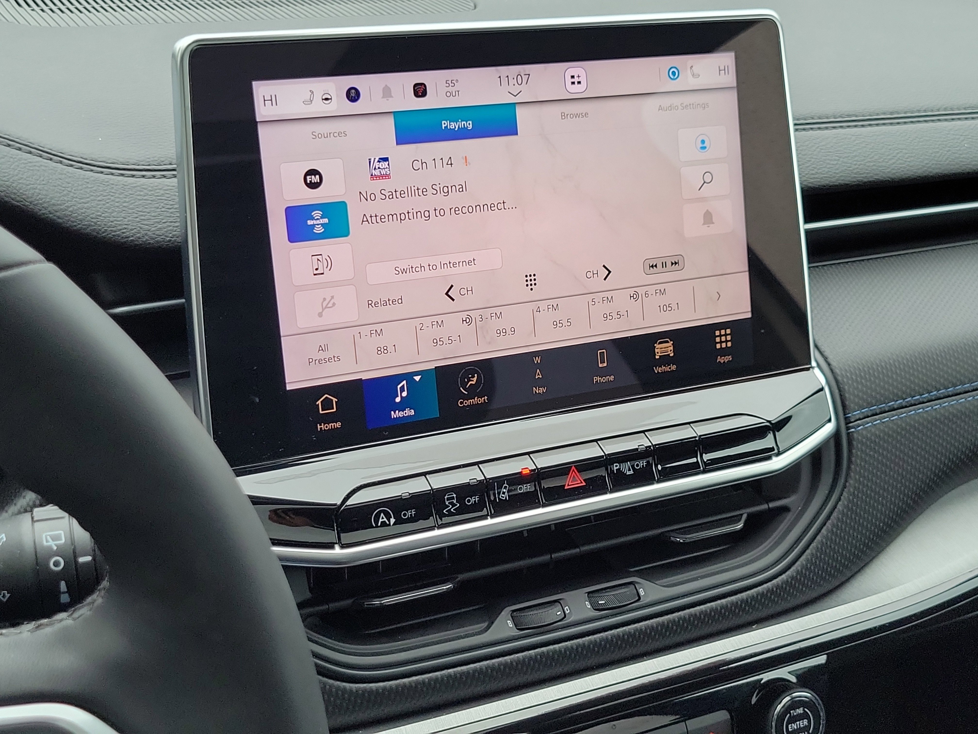 Used 2025 Jeep Compass Limited w/ High Altitude Package image 13