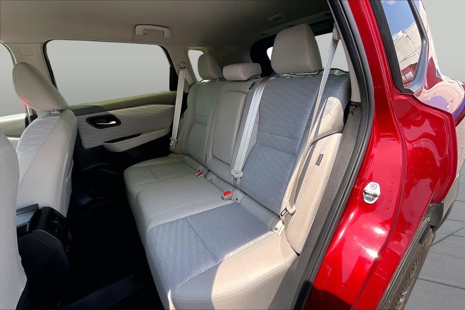 Used 2023 Nissan Rogue SV AWD/4WD image 20