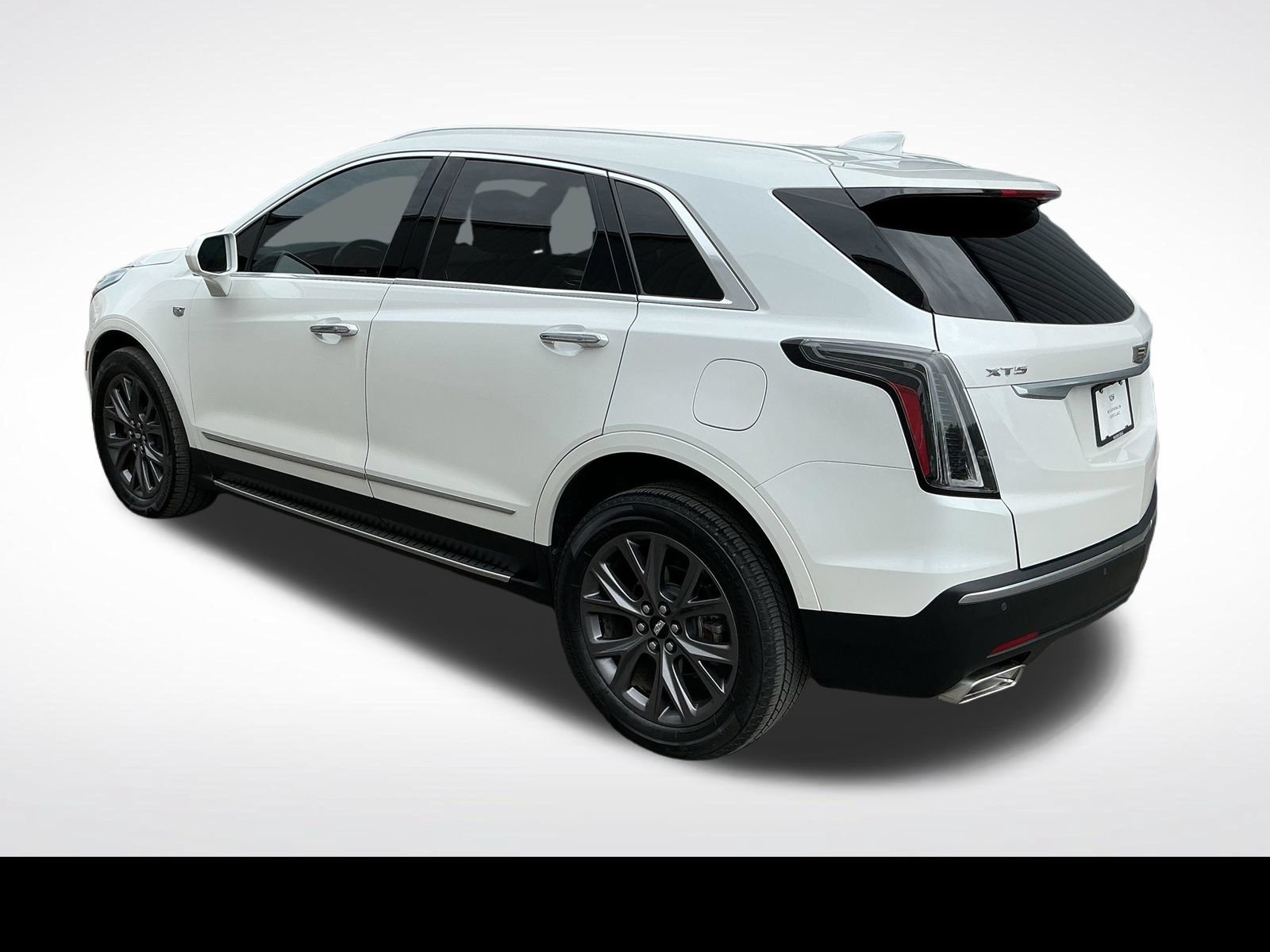 Used 2019 Cadillac XT5 Luxury w/ Sport Package FWD image 3