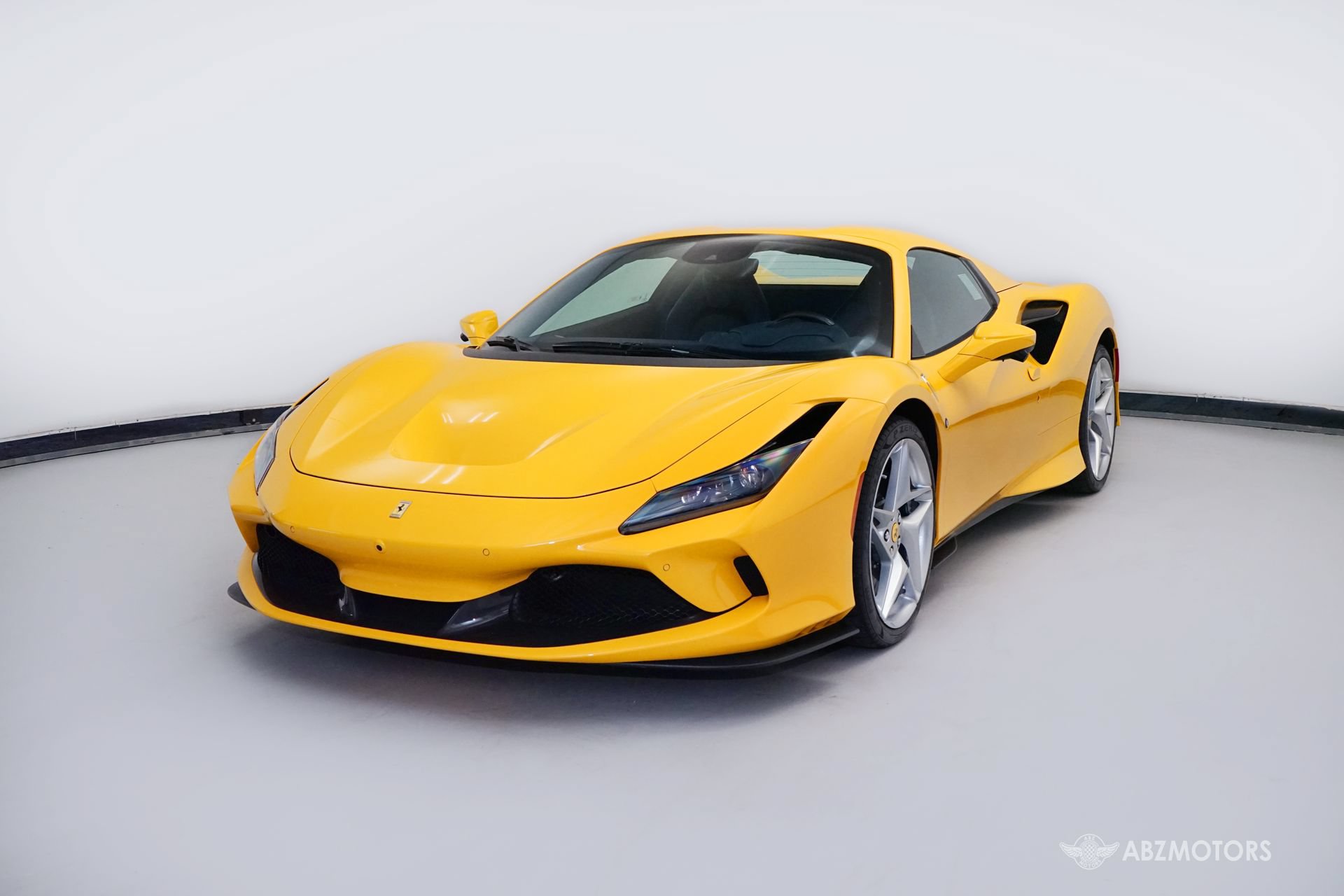 Used 2022 Ferrari F8 Tributo RWD image 2