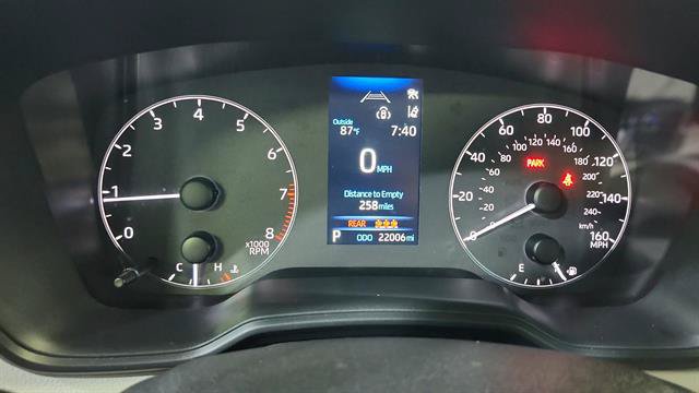 Used 2025 Toyota Corolla Cross LE FWD image 13