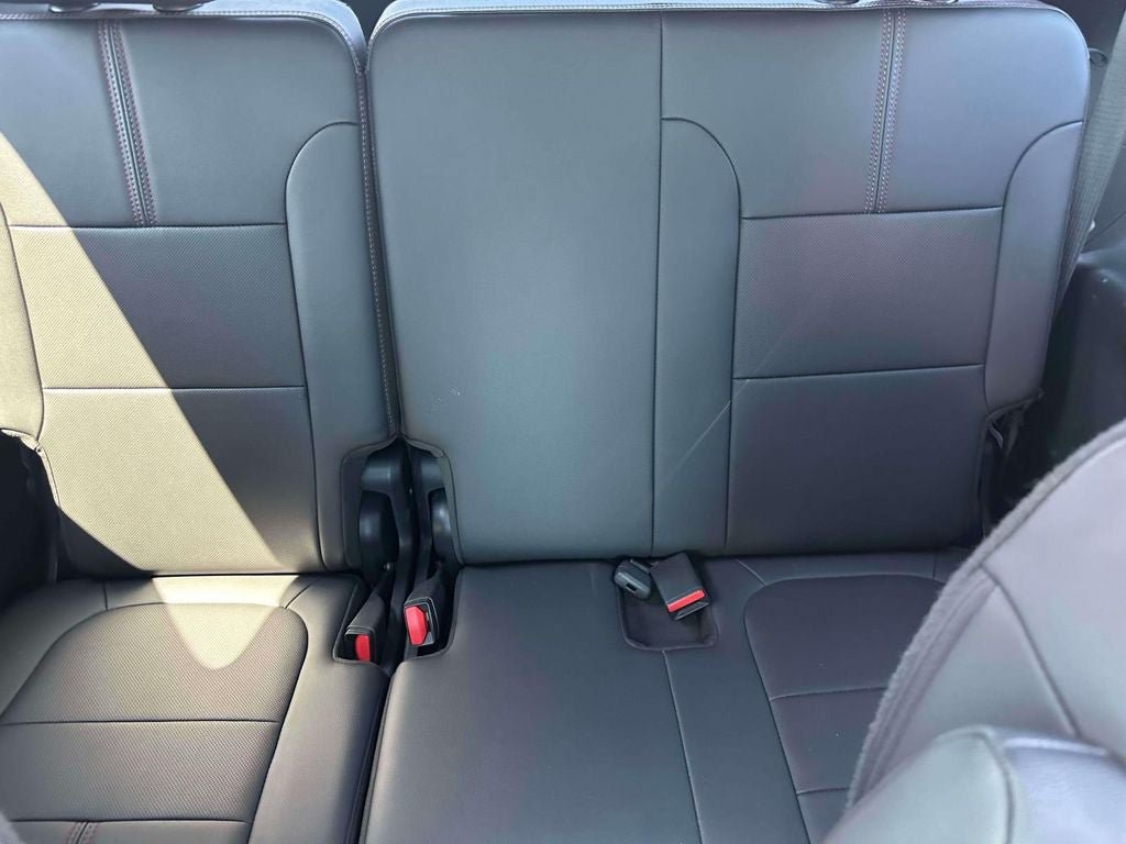 Used 2023 Chevrolet Traverse RS w/ LPO, Floor Liner Package AWD/4WD image 12