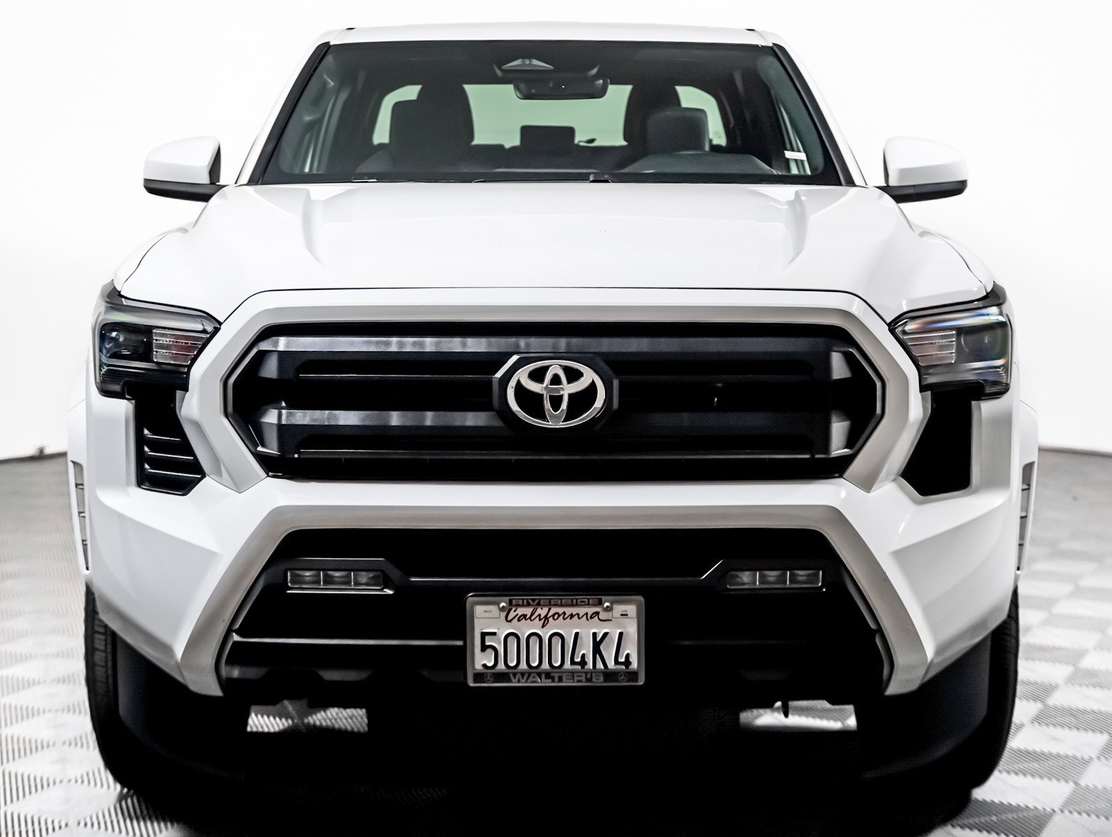Used 2025 Toyota Tacoma SR5 AWD/4WD image 8