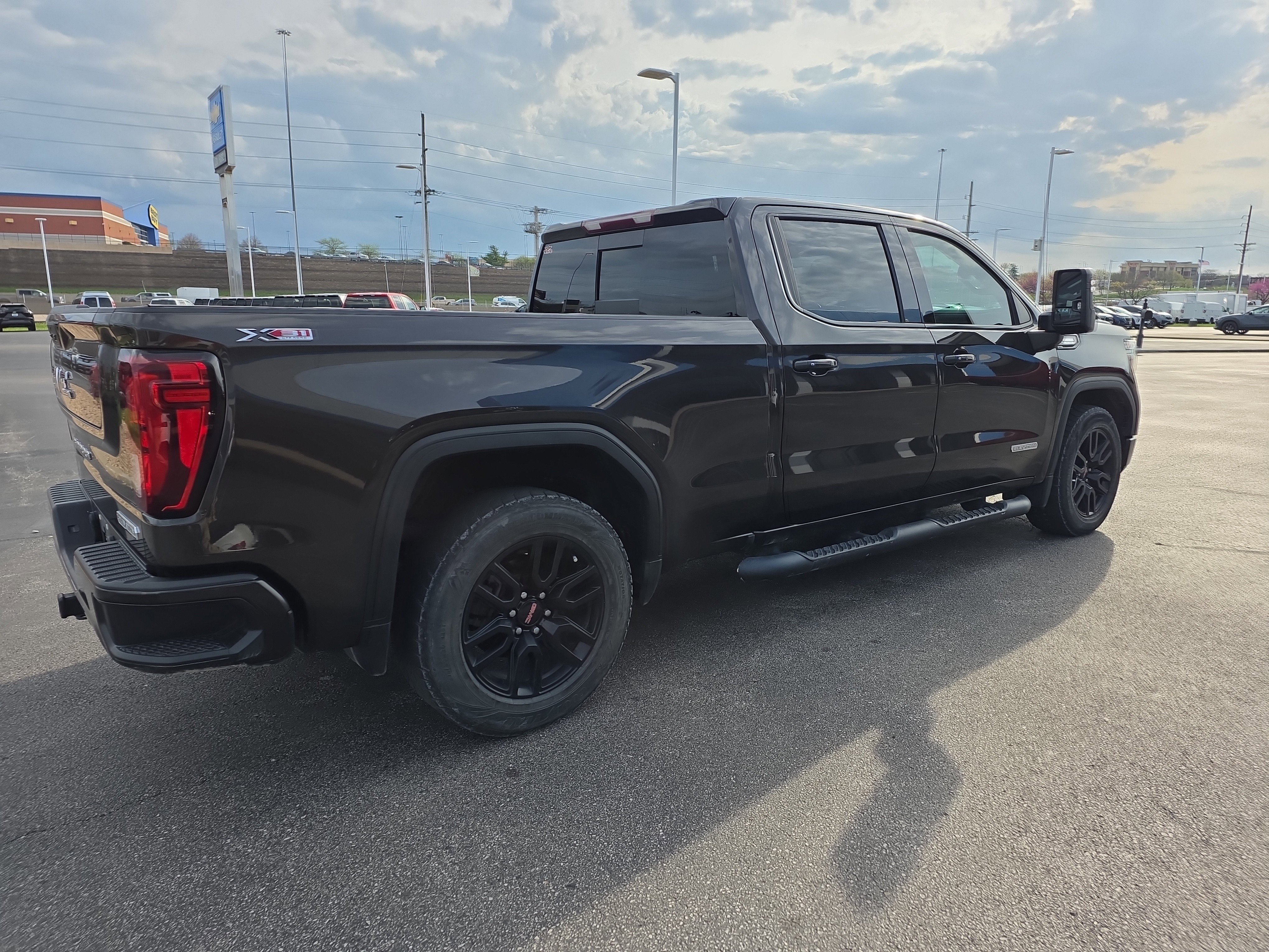 Used 2021 GMC Sierra 1500 Elevation image 3