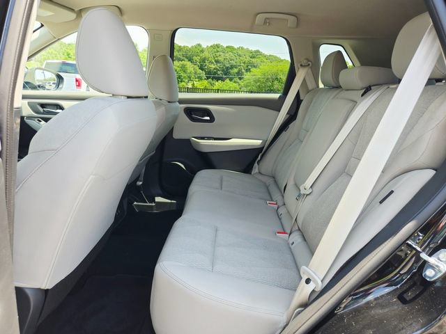 Used 2025 Nissan Rogue SV AWD/4WD image 16